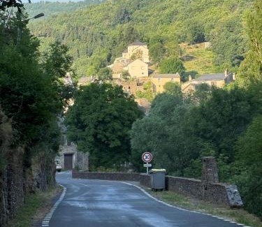 Fraissinet-de-Fourques House | Gite a Fraissinet-de-Fourques 1 a 4 personnes