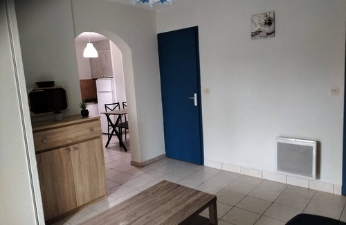 Lablachere Apartment | Gite Ardèche Sud with swimming pool, tennis, playground