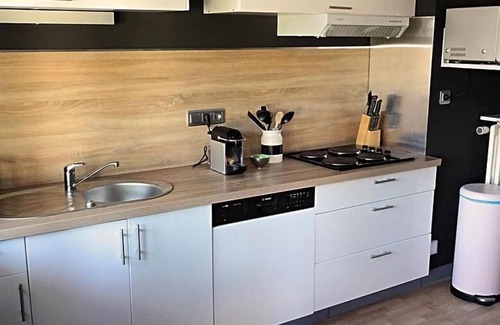 Luisant Cottage | Gîte-B-Ensuite with Shower-Apartment-Garden view