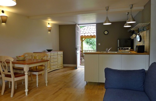 Saint-Meard-de-Drone House | Gîte by the river in the Dordogne - La Gloriette