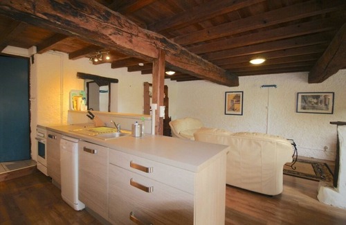 Fanjeaux House | Gîte Coquelicot: renovated farmhouse with swimming pool and panoramic view of the Pyrenees