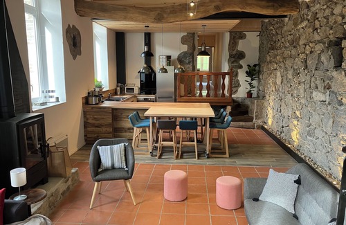 Vernosc-les-Annonay House | Gite de Charme Tout Confort en Pleine Nature au Bord de la Rivière Pour 10 Pers