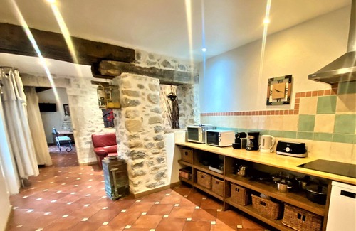 Vallon-Pont-d'Arc House | Gite DE Groupe 18p 9ch 450m2 Patio Piscine Interieure Chauffee