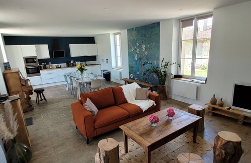 Antran House | Gite de Groupe Entre Amis ou Famille à la Campagne, 20mn du Futuroscope