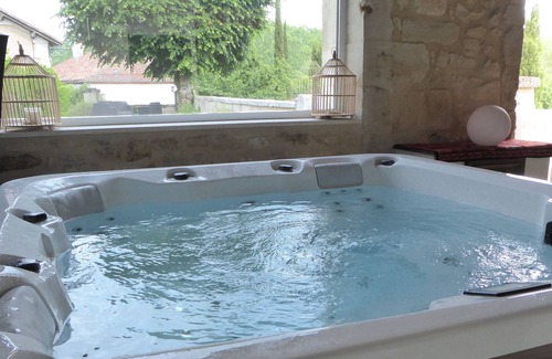 Chancelade House | Gîte des Heures Douces, with swimming pool and SPA