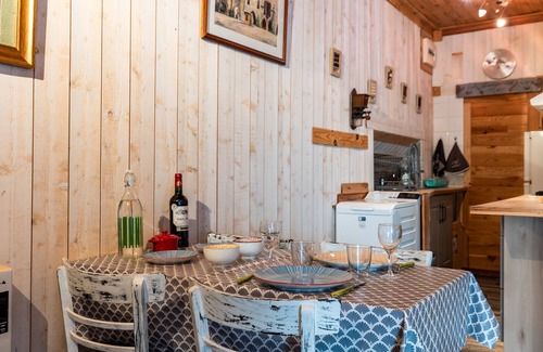 Gontaud Apartment | Gîte des Lys – Cozy House in the Heart of Monségur, Gironde