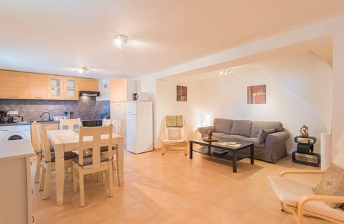 Quarante Cottage | Gîte des Oliviers, Pigasse's relay at the edge of the Canal du Midi