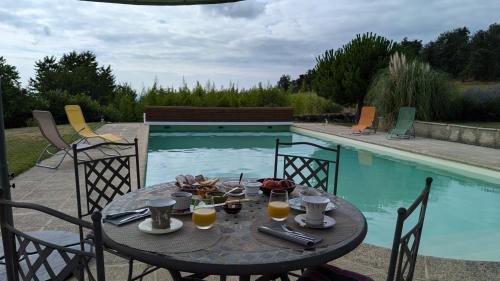 Nollieux House | Gite du Domaine de la Verrerie