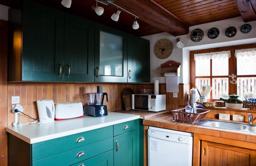 Sainte-Croix-aux-Mines Cottage | Gîte du Pré au Miel in a peaceful setting in the heart of Alsace. Ideal for families and small groups