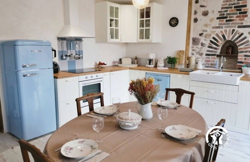 Sainte-Suzanne-and-Chammes Cottage | Gite Sainte-Suzanne-et-Chammes, 2 bedrooms, 4 persons