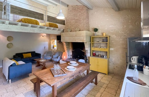 Grezillac House | Gîte Le Moulin, bucolic garden and swimming pool in the heart of the vineyards
