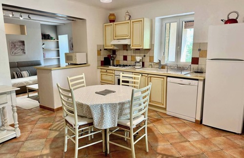 Villedieu Apartment | Gite Le Murier 4 persons, swimming pool and garden in Villedieu en Provence !