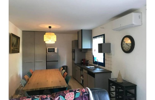 Sizun Cottage | Gîte Milin, nestled in a wooded park