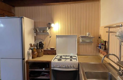 Noyant-d'Allier Cottage | Gite Noyant-d'Allier, 3 bedrooms, 9 persons