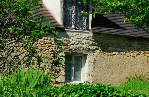 Thenon House | Gite of the Roche in Périgord