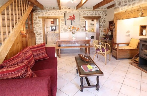 Sansac-Veinazes Cottage | Gite Sansac-Veinazès, 2 bedrooms, 4 persons