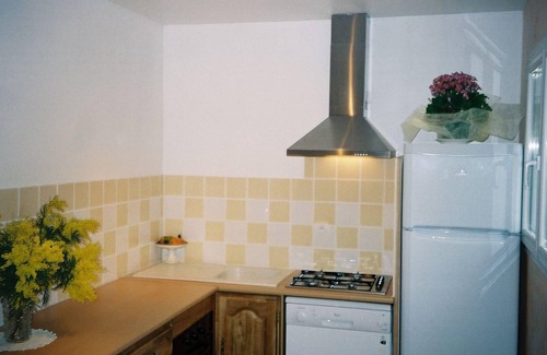 Le Barroux House | Gite with swimming pool at the foot of Mt Ventoux