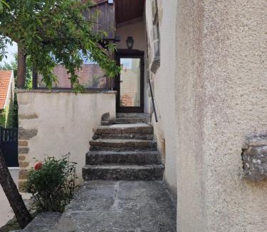 Velogny House | Gites Les pêchers