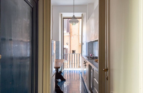 Rione VII Regola Apartment | Giulia Luxury Two Bedroom Apartment