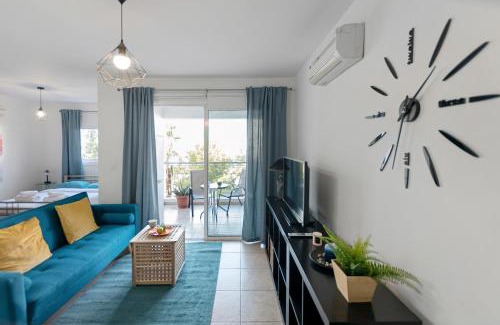 Lykabittos Apartment | Glabur Stays - The Cozy Atelier - Nicosia City, Free Parking & Wifi, Welcomes You!