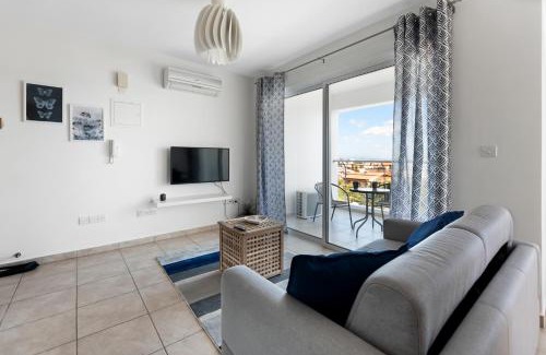 Lykabittos Apartment | Glabur Stays - The Sunny Atelier - Nicosia City, Free Parking & Wifi, Welcomes You!
