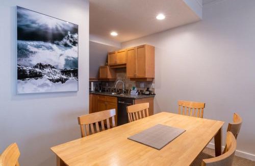Blackcomb Apartment | Glacier Lodge 309 by Outpost Whistler