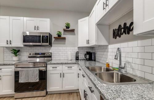 Barker House | Glam luxury lifestyle within Houston!