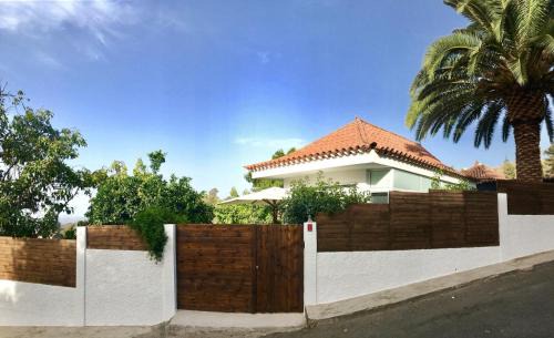 Las Brisas House | Glass House in Gran Canaria!