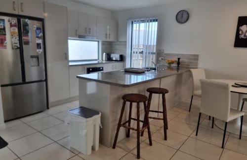 Beerwah House | Glass House Mountains Retreat