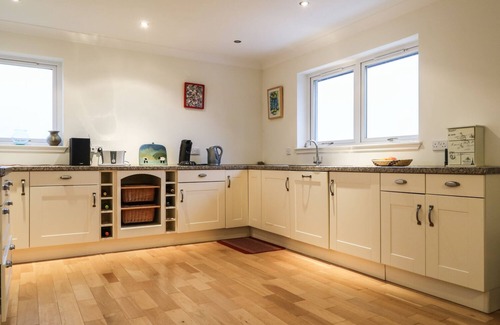 Bonar Bridge House | GLAVEN, family friendly, with open fire in Bonar Bridge