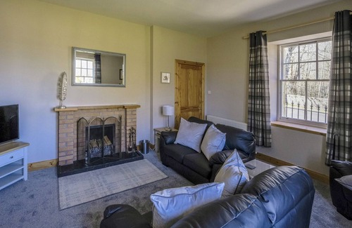 Ardgay Cottage | Gledfield Gate Lodge is wonderful, traditional cosy cottage that has been refurbished throughout.