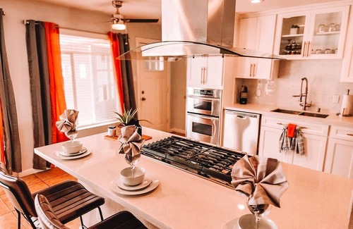 Glendale House | Glendale Heated Pool Pet Friendly