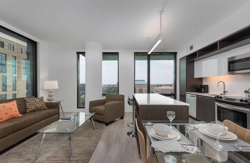 Reston Apartment | Global Luxury Suites at Reston Town Center