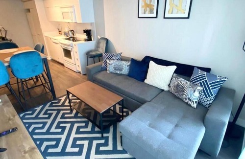 CityPlace Condo | GLOBALSTAY. Charming Lake View 1bd+den in Downtown