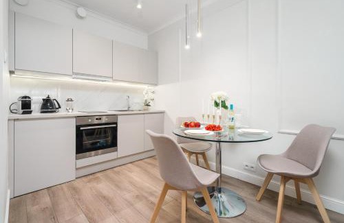 Mirow Apartment | Golden Apartments - Luxury Stay for up to 20 Guests in Mennica Residence, Warsaw Center