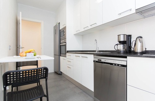 L'Antiga Esquerra de l'Eixample Apartment | Golden Central Muntaner apartment in Barcelona