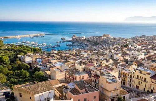 Castellammare del Golfo Apartment | Golden House