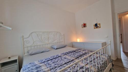 Ugljan Apartment | Golden sunset apps