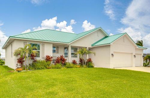 Oakland Hills House | Golf Course-Facing Poolside Oasis in Rotonda West!
