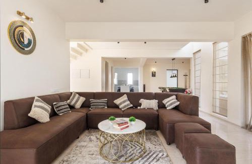 Agara Villa | Golfers Arena by StayJadePS5Pool tableJacuzzi