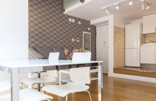 Rione V Ponte Apartment | Gonfalone Residence Vittoria