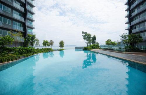 Kampung Sungai Nibong Apartment | Good Seaview Condo, near Queensbay