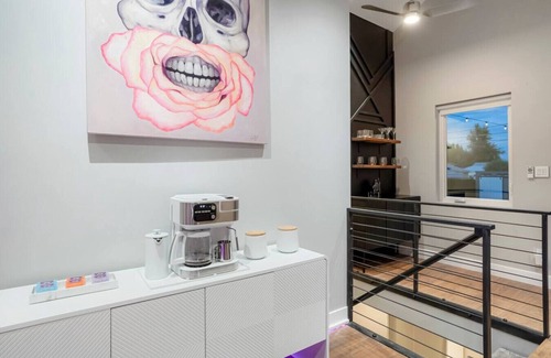 Barnum Apartment | Good Vibe Tribe-2 Mi DT-Hot Tub-K Bed-Pet Friendly
