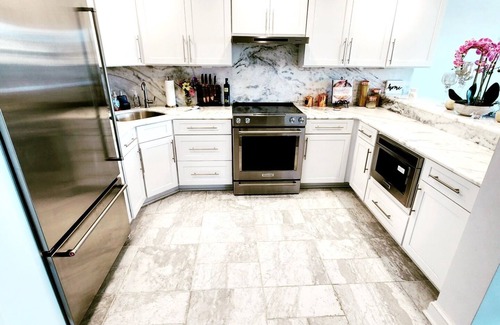 Inner Harbor Condo | Gorgeous 2-bedroom condo with tons of amenities Baltimore Harbor