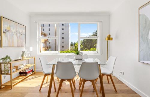 Manly Apartment | Gorgeous 3-Bed Manly Pad Short Walk to the Beach
