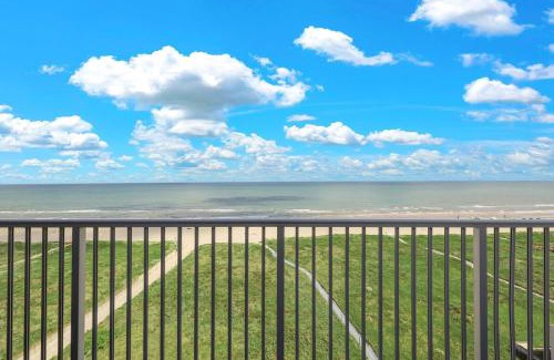 South Padre Island Apartment | Gorgeous 9th Floor Ocean Front at Aquarius Resort