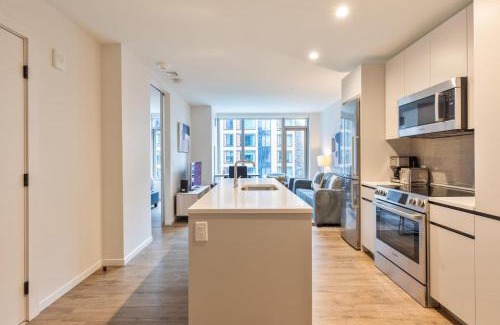 Seaport District Apartment | Gorgeous Apt with Pool Views