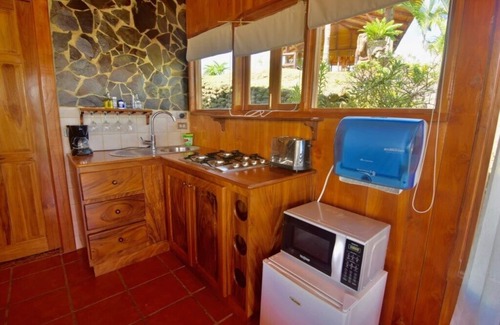 El Fosforo House | Gorgeous Cottage with Pool & Jacuzzi access & Spectacular Volcano & Lake views.