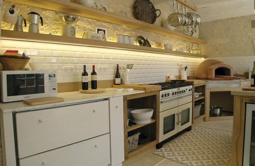 Saint-Martin-des-Combes House | Gorgeous home in St. Martin des Combes