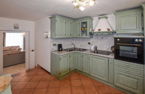 Corsanico House | Gorgeous home in Corsanico with WiFi